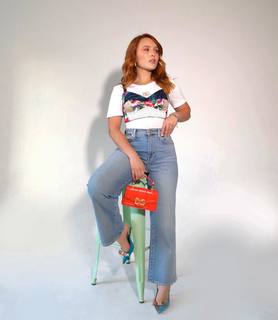 Larissa Manoela feet photo thumbnail