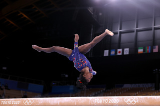 Simone Biles feet photo thumbnail