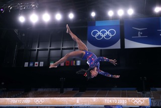 Simone Biles feet photo thumbnail