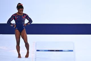 Simone Biles feet photo thumbnail