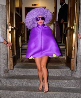 Lady Gaga feet photo thumbnail
