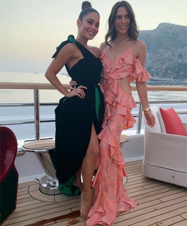 Vanessa Hudgens feet photo thumbnail