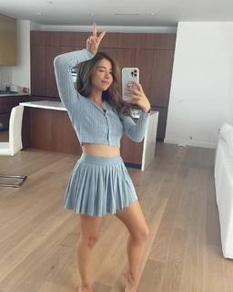 Imane Pokimane Anys feet photo thumbnail