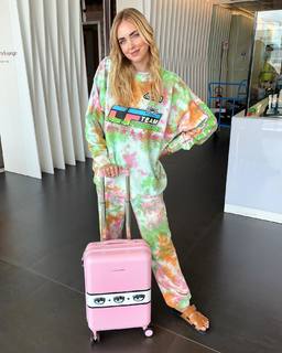 Chiara Ferragni feet photo thumbnail