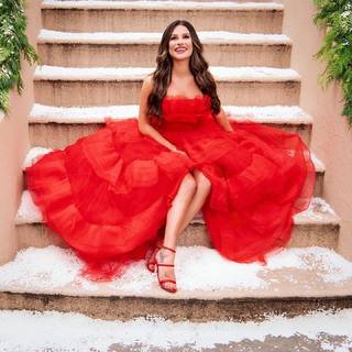 Lea Michele feet photo thumbnail