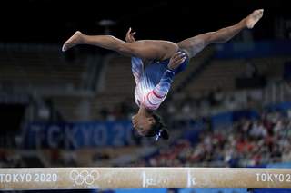 Simone Biles feet photo thumbnail
