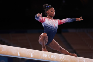 Simone Biles feet photo thumbnail