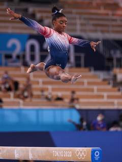 Simone Biles feet photo thumbnail