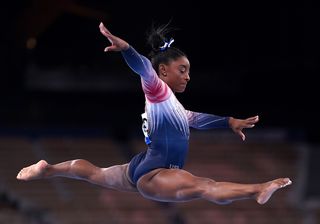 Simone Biles feet photo thumbnail