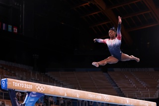 Simone Biles feet photo thumbnail