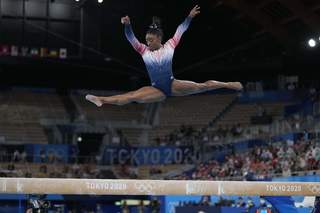 Simone Biles feet photo thumbnail
