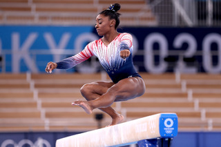 Simone Biles feet photo thumbnail