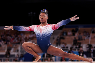 Simone Biles feet photo thumbnail