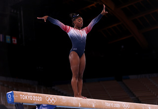 Simone Biles feet photo thumbnail