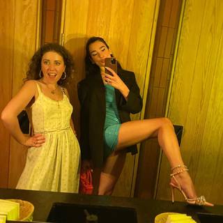 Dua Lipa feet photo thumbnail