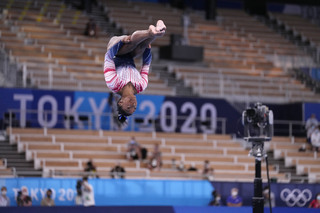 Simone Biles feet photo thumbnail