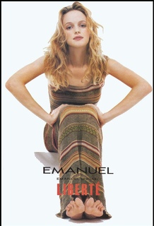 Heather Graham feet photo thumbnail