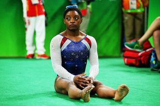 Simone Biles feet photo thumbnail