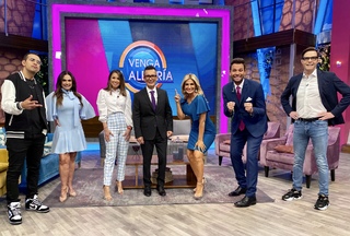 Laura González feet photo thumbnail