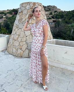 Chiara Ferragni feet photo thumbnail