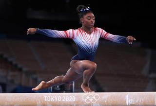 Simone Biles feet photo thumbnail