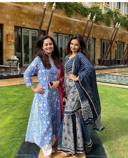 Anushka Sen feet photo thumbnail