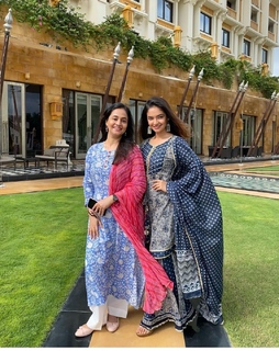 Anushka Sen feet photo thumbnail