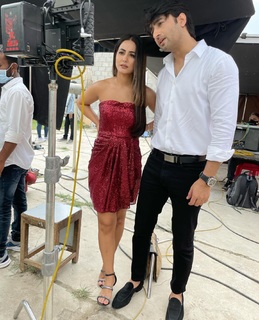 Hina Khan feet photo thumbnail