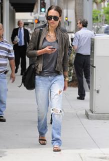 Jessica Alba feet photo thumbnail