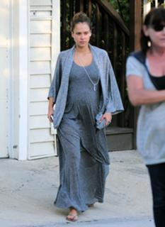 Jessica Alba feet photo thumbnail