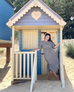 Kelly Brook feet photo thumbnail