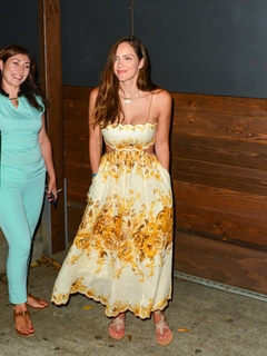 Katharine McPhee feet photo thumbnail