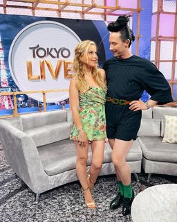 Tara Lipinski feet photo thumbnail