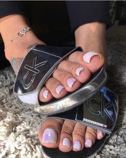 Deedee Rican feet photo thumbnail