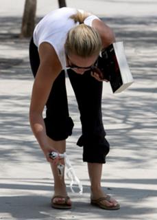 Hayden Panettiere feet photo thumbnail