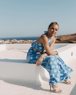 Lola Weippert feet photo thumbnail