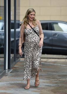Rachel Riley feet photo thumbnail