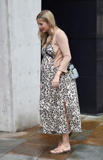 Rachel Riley feet photo thumbnail