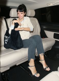 Lily Allen feet photo thumbnail