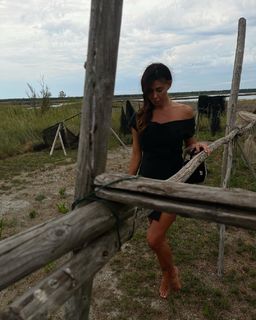 Belén Rodríguez feet photo thumbnail