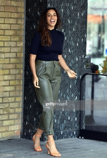 Rochelle Humes feet photo thumbnail