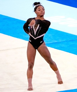 Simone Biles feet photo thumbnail