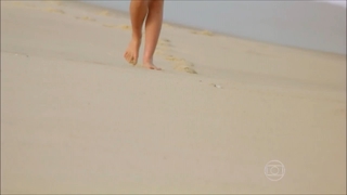 Bruna Marquezine feet photo thumbnail