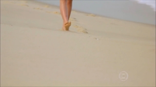 Bruna Marquezine feet photo thumbnail