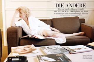 Michelle Williams feet photo thumbnail