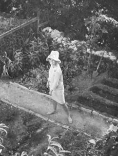 Brigitte Bardot feet photo thumbnail