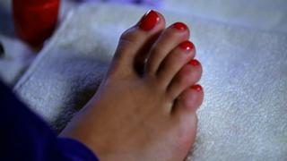 Hayden Panettiere feet photo thumbnail
