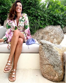 Caterina Balivo feet photo thumbnail