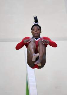 Simone Biles feet photo thumbnail