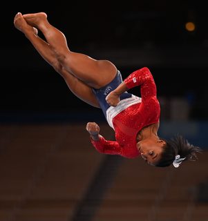 Simone Biles feet photo thumbnail